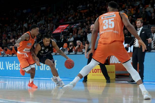 操队等3个 操队等3个