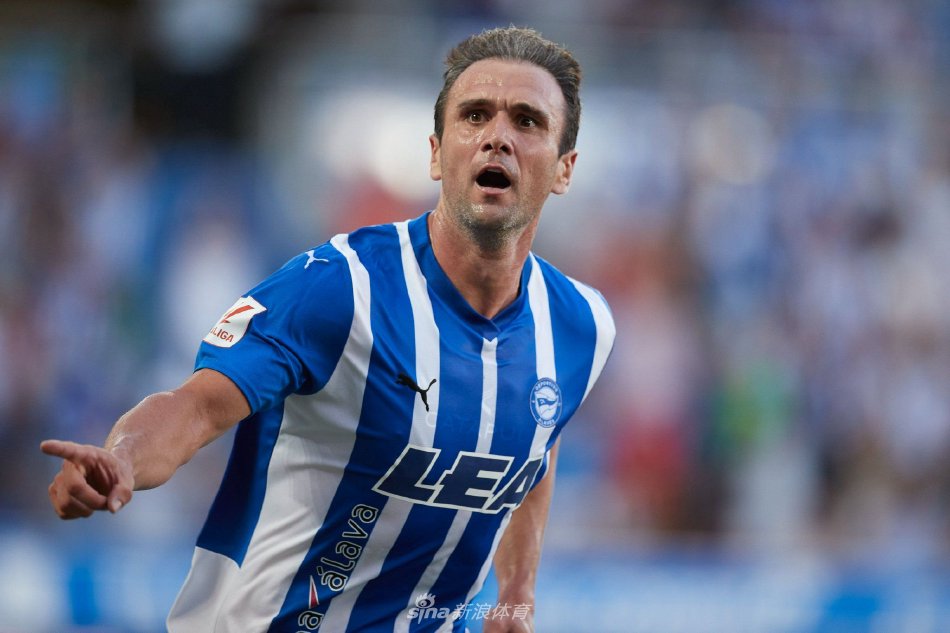 申花球员紧 申花球员紧